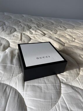 Gucci Black & White Logo Belt Gift Box